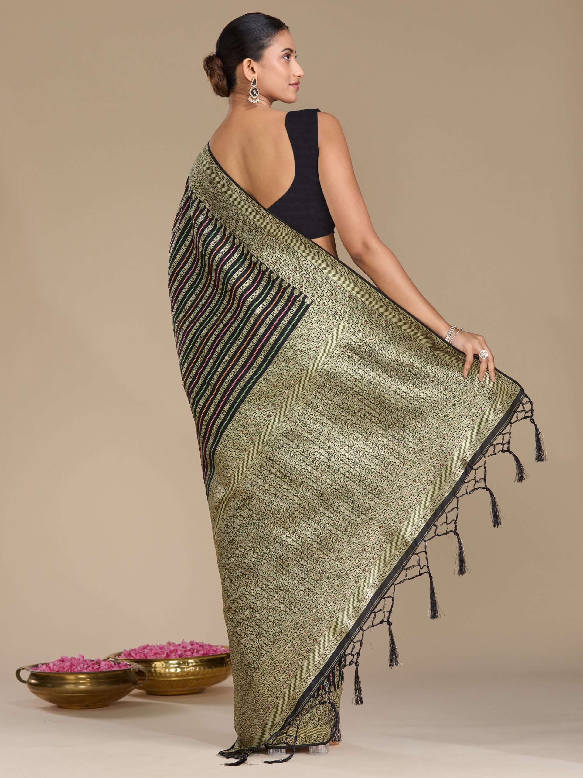 Anandita - Black - Image 5